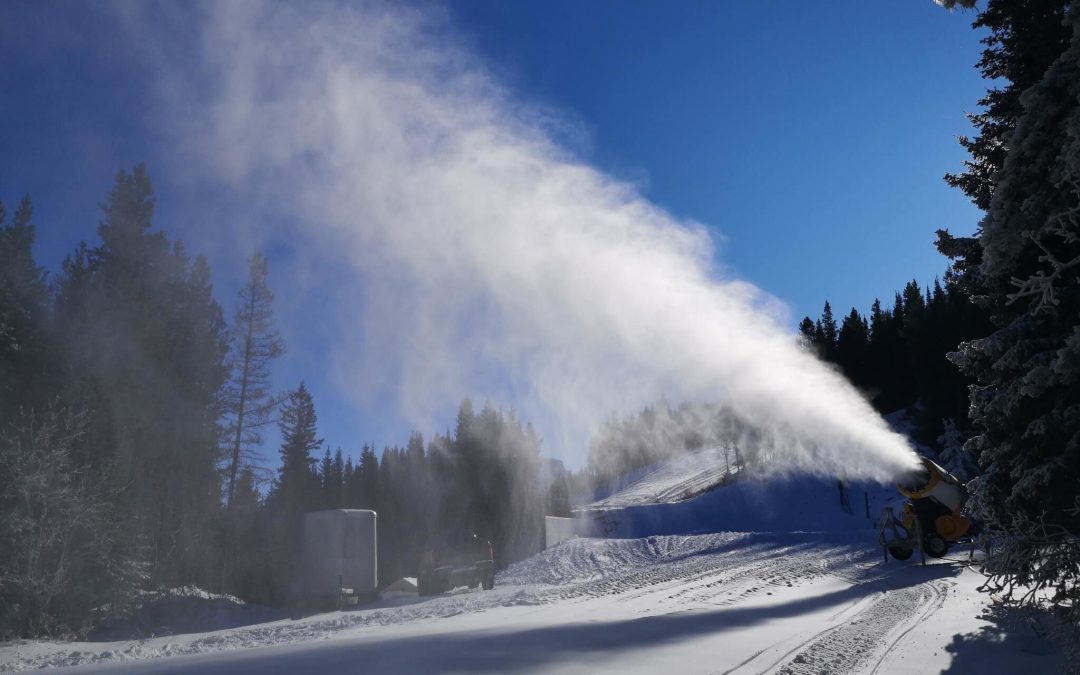 WE ARE MAKING SNOW!